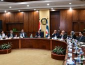 وزير البترول يجتمع بخريجى برنامج تأهيل الشباب لدمجهم بالقطاع