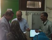 صور.. رئيس جامعة سوهاج 300 طالب قاموا بالتنسيق على مدار 3 أيام 