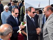 صور.. حفاوة كبيرة فى استقبال الرئيس السيسى وحرمه لدى وصولهما السودان