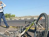 كلب ضال يمنح الدفء لراكب دراجة مصاب فى جبال رومانيا لحين إنقاذه