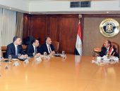 وزير الصناعة يبحث تنمية قطاع مواد البناء والصناعات المعدنية و زيادة التصدير