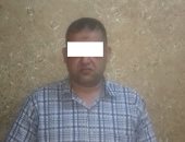 ضبط مدرس وأبنائه استولوا على 1.8 مليون جنيه من مواطنين بزعم توظيفها بأسيوط