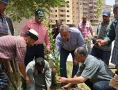محافظ الجيزة يزرع شجرة فى مبادرة 1000 شجرة مثمرة بإمبابة