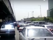 زحام مرورى بشارع مصطفى النحاس فى مدينة نصر بسبب سيارة معطلة
