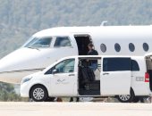 رونالدو يغادر مع صديقته إلى إيطاليا لبدء مشواره مع يوفنتوس.. صور