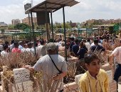 وسط غياب الفنانين.. أهالى الإسكندرية يشيعون محمد شرف لمثواه الأخير