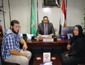 صور.. سكرتير المنوفية يسلم مساعدات مالية لأسر المتوفين بلدغ الثعابين بقويسنا