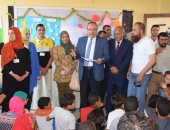 صور.. محافظ بنى سويف يتفقد "قافلة حياة" الطبية