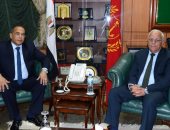 محافظ بورسعيد يستقبل مدير الأمن الجديد بمكتبة بديوان المحافظة