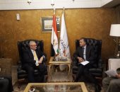 وزير النقل يستقبل السفير الإيطالى بالقاهرة لبحث التعاون فى تطوير السكك الحديدية