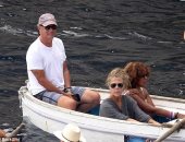 توم هانكس وزوجته فى جزيرة كابرى الإيطالية.. اعرف التفاصيل