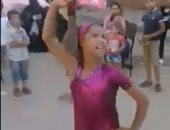 شاهد فيديو لطفلة ترقص بسنجة فى فرح شعبى ..مين المسئول؟