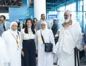 صور.. وزيرا الطيران والسياحة يودعان حجاج السياحة المغادرين للأراضى المقدسة