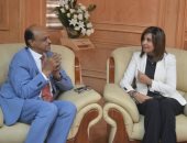 وزيرة الهجرة تلتقى الأمين العام لجهاز تنظيم شئون السودانيين بالخارج