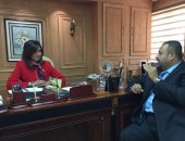 وزيرة الهجرة تلتقى العالم المصرى هشام العسكرى لبحث نتائج مؤتمر مصر تستطيع 