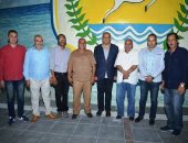 صور.. محافظ مطروح يفتتح حمامى سباحة بالنادى الاجتماعى