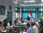 محافظ القليوبية يعقد اجتماعا لمتابعة تنفيذ مشروع "شارع مصر" بالمحافظة