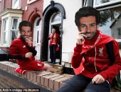 قناع محمد صلاح يغزو آنفيلد قبل مباراة ليفربول ضد وست هام.. صور