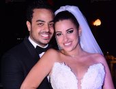 فستان سلف و"قبلة" على طريقة شيرين عبد الوهاب.. كواليس زفاف ملكة جمال مصر