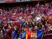 مصرع 10 مشجعين من فريق برشلونة فى انقلاب حافلتهم بمدينة كوينكا