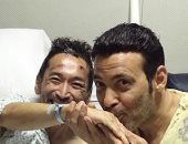 "شبراوى محترم".. سعد الصغير يزور عضو فرقته بعد تعرضه لحادث ويقبل يده