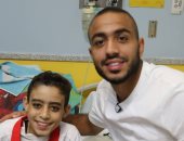 كهربا يزور مشجع زملكاوى مريض بالسرطان بعد طلب رؤيته