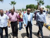 وفد من المجتمعات العمرانية يتفقد المشروعات الجديدة بمدينة طيبة بالأقصر