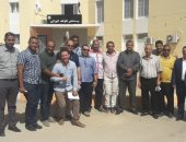 وكيل صحة قنا يكرم مدير "الوقف المركزى" لجهوده فى تطوير المستشفى