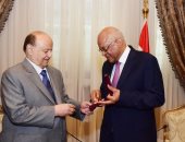 صور.. على عبد العال يستقبل الرئيس عبد ربه منصور .. ويؤكد دعم مصر لليمن