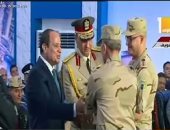 فيديو.. السيسى يتساءل عن سبب ارتفاع سعر الأسمنت..وكامل الوزير يرد: نزلناه لـ900جنيه