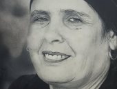 بالفحم والزيت والمية حبيبة تبدع فى رسم لوحاتها.. وتؤكد: "الرسم مش مهنة"