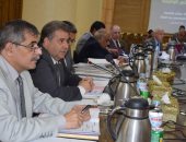 صور.. رئيس جامعة بنها يطالب بعقد لقاءات مع الطلاب الجدد