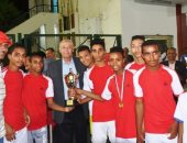 محافظ أسوان يشهد نهائى دورة كأس المحافظ لكرة القدم الخماسية لطلاب المدارس