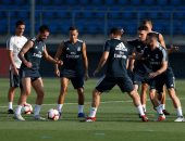 أشغال شاقة لنجوم ريال مدريد بعد هزيمة أتلتيكو القاسية.. صور