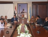 محافظ الإسكندرية يجتمع بشركة النظافة للبدء فى وضع تصور لتحسين المنظومة