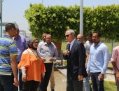 محافظ قنا يتابع أعمال النظافة والتطوير بالكورنيش