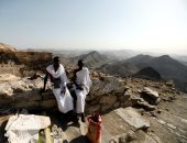 صور.. حجاج بيت الله الحرام يتوافدون على جبل النور شمال شرق المسجد الحرام