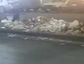 شكوى من تراكم القمامة بأرصفة شارع بورسعيد فى السيدة زينب