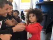 فيديو.. سعد سمير يرقص مع طفلة على أنغام "3 دقات"