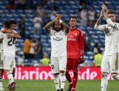 هل تتراجع شعبية الملكى؟ ريال مدريد يفتتح الدوري الإسباني أمام أسوأ حضور جماهيرى منذ 10 سنوات.. رحيل رونالدو.. غياب الصفقات.. وصدمة السوبر الأوروبى وراء عزوف المشجعين.. ومدافع الملكى يبرر خلو المدرجات بالإجازات