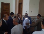 صور.. وزير الطيران المدنى يؤدى صلاة العيد بمسجد فيصل بالمطار