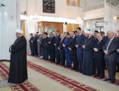 صور.. بشار الأسد يؤدى صلاة عيد الأضحى فى مسجد الروضة بدمشق