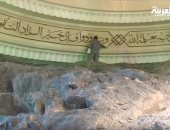 فيديو.. شاهد كيف ينظف المسجد الحرام يومياً وسط كثافة بشرية هائلة