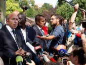 وزير الداخلية الفرنسى يزور موقع حادث الطعن بباريس