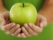 دلع جسمك بالتفاح الأخضر.. يحميك من السرطان والإمساك ويخلصك من السمنة