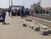 قارئ يحذر من خطورة رصيف محطة قطار سمالوط على المواطنين