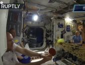 شاهد.. طاقم المحطة الفضائية الدولية يلعبون التنس وسط انعدام الجاذبية