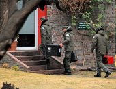 صور.. شرطة الأرجنتين تحاصر منزل الرئيسة السابقة بعد تورطها فى قضايا فساد