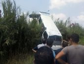 إصابة 14 شخصا فى انقلاب سيارة ميكروباص بطريق غارب ـ الغردقة