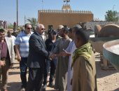 محافظ أسوان يصدر 44 قرار إزالة ضد طواحين وكسارات الذهب بوادى عبادى بأدفو